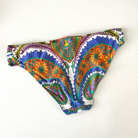 Trina Turk Pacific Paisley Tankini Set Size 6 Medium - Picture 9 of 13